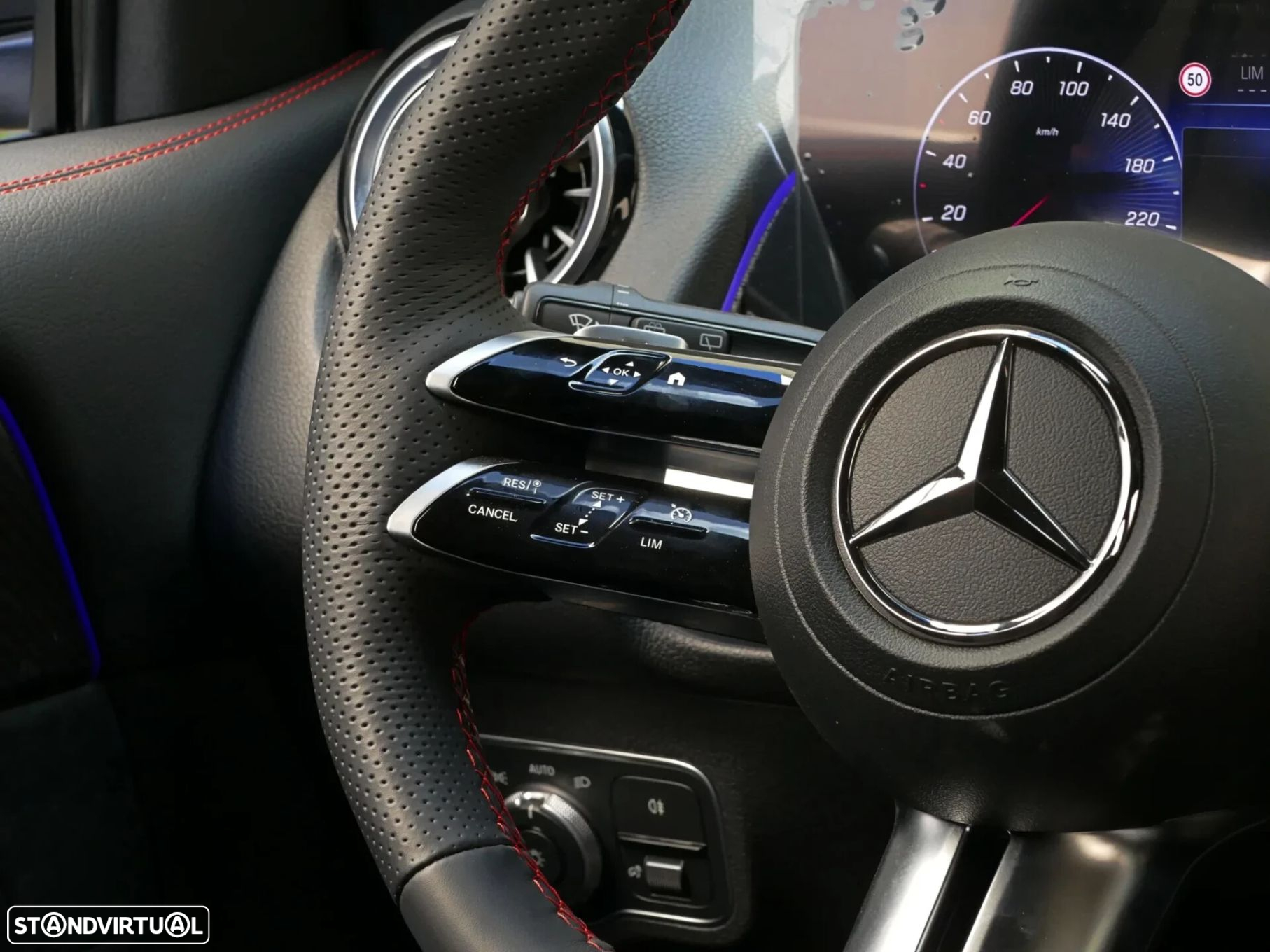 Mercedes-Benz GLB 180 d AMG Line - 28