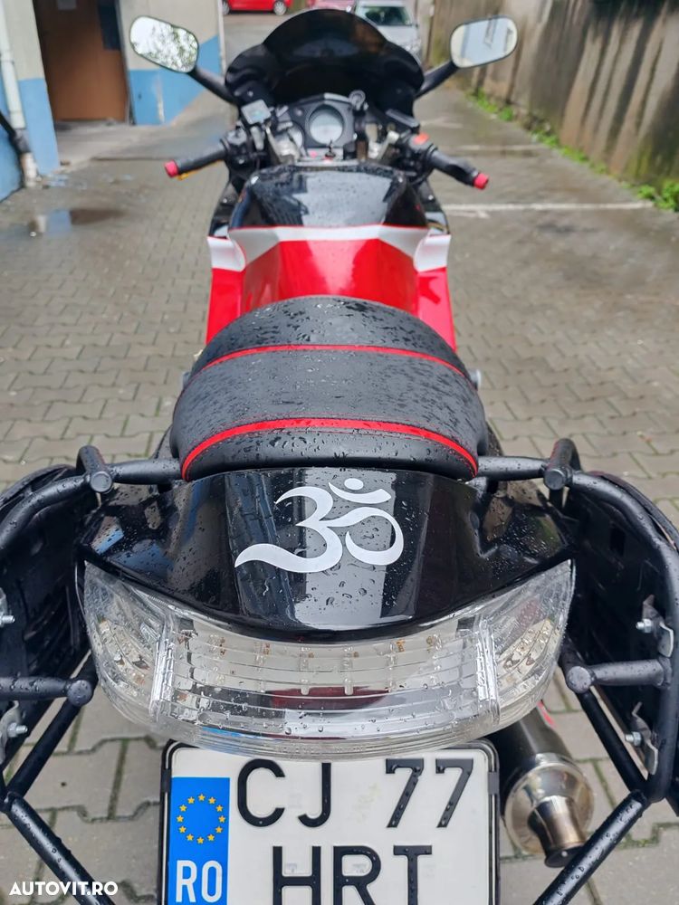 Honda VFR 800F V-Tec - 10