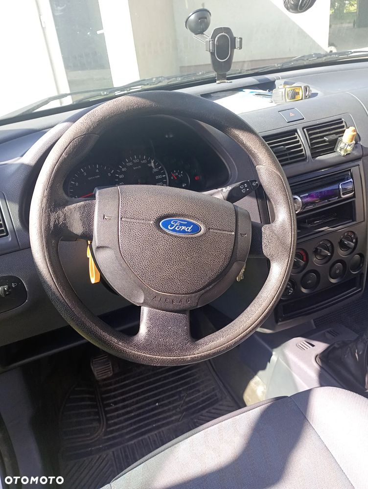Ford Transit Connect - 4