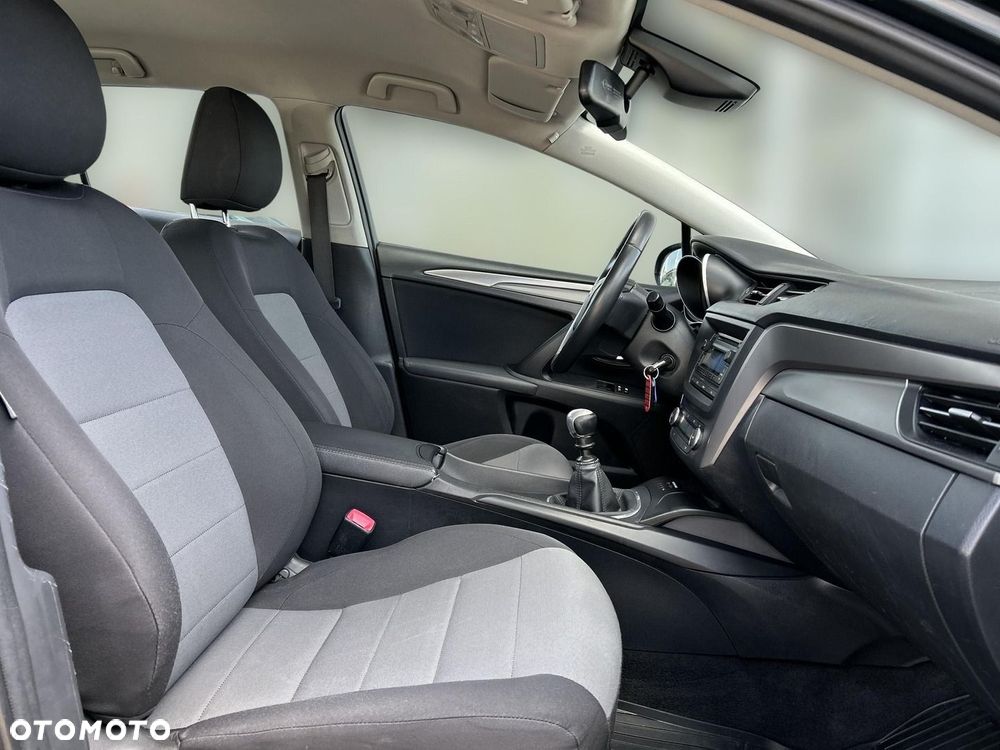 Toyota Avensis 1.6 D-4D Active - 9