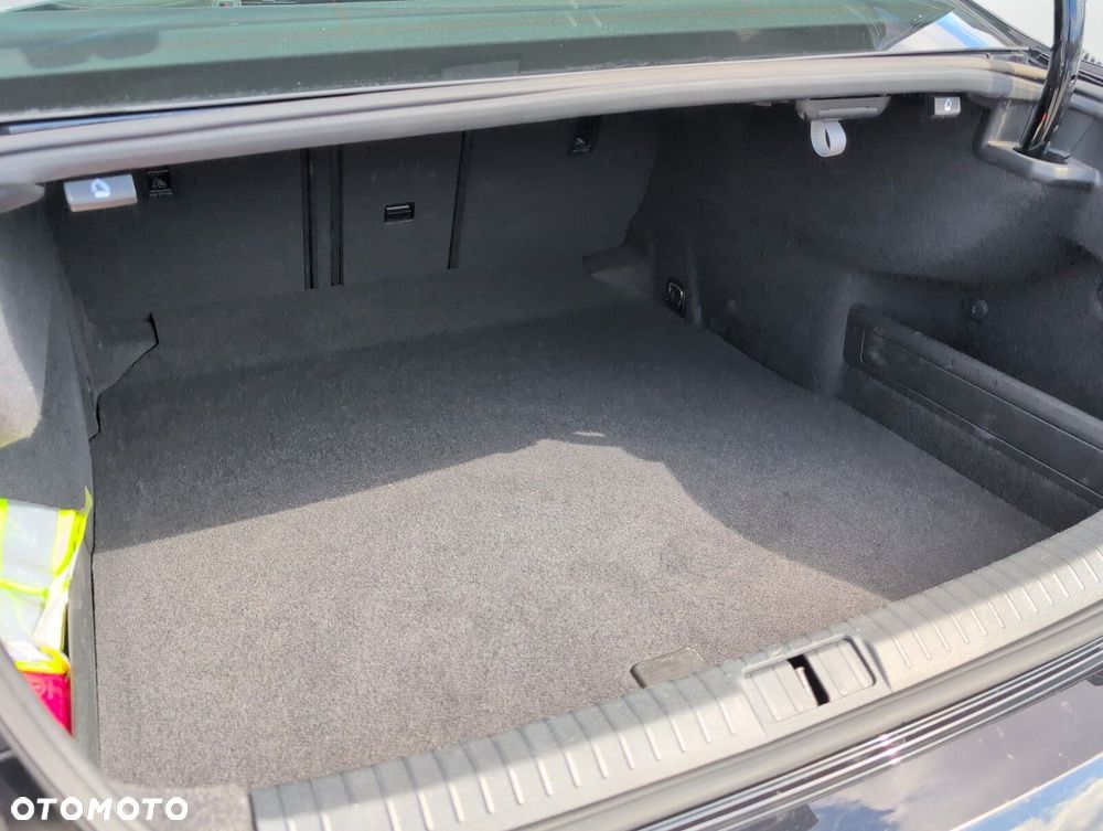 Volkswagen Passat 2.0 TSI Business DSG - 10