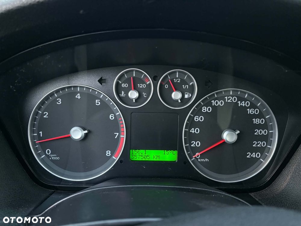 Ford Focus 2.0 Ghia - 3