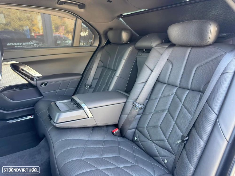 BMW i7 xDrive60 Pack Desportivo M Pro - 26