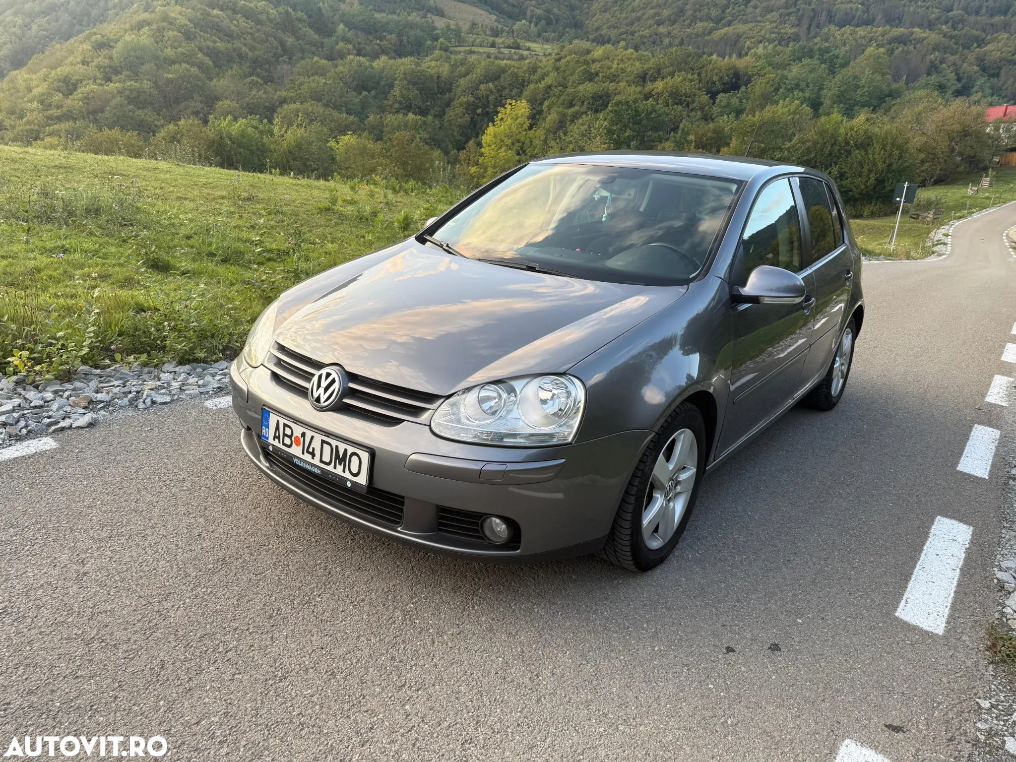 Volkswagen Golf 1.4 TSI Highline DSG - 2