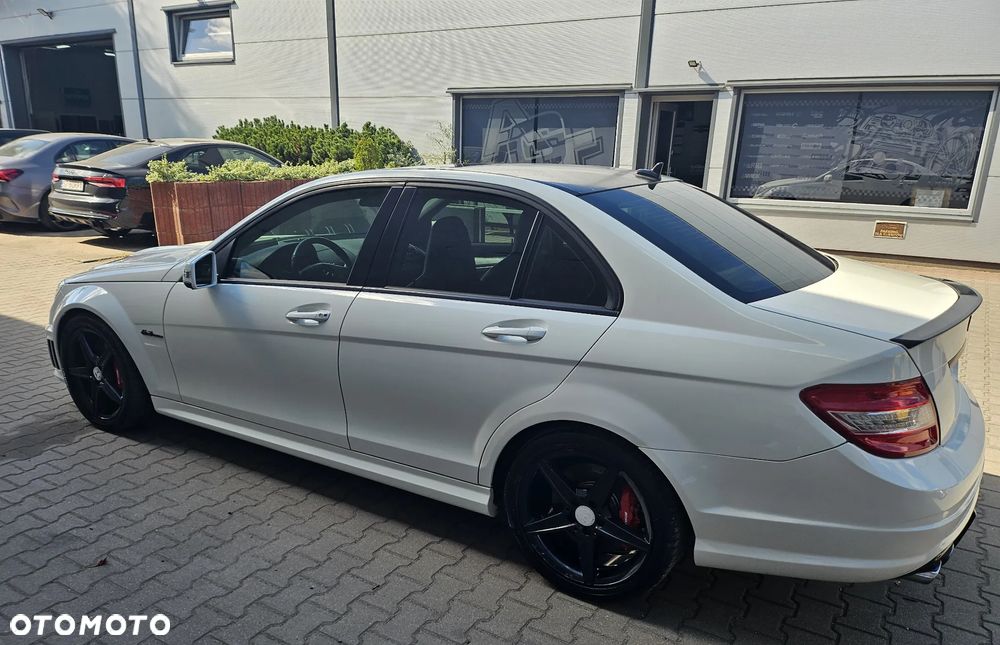Mercedes-Benz Klasa C 63 AMG 7G-TRONIC - 16