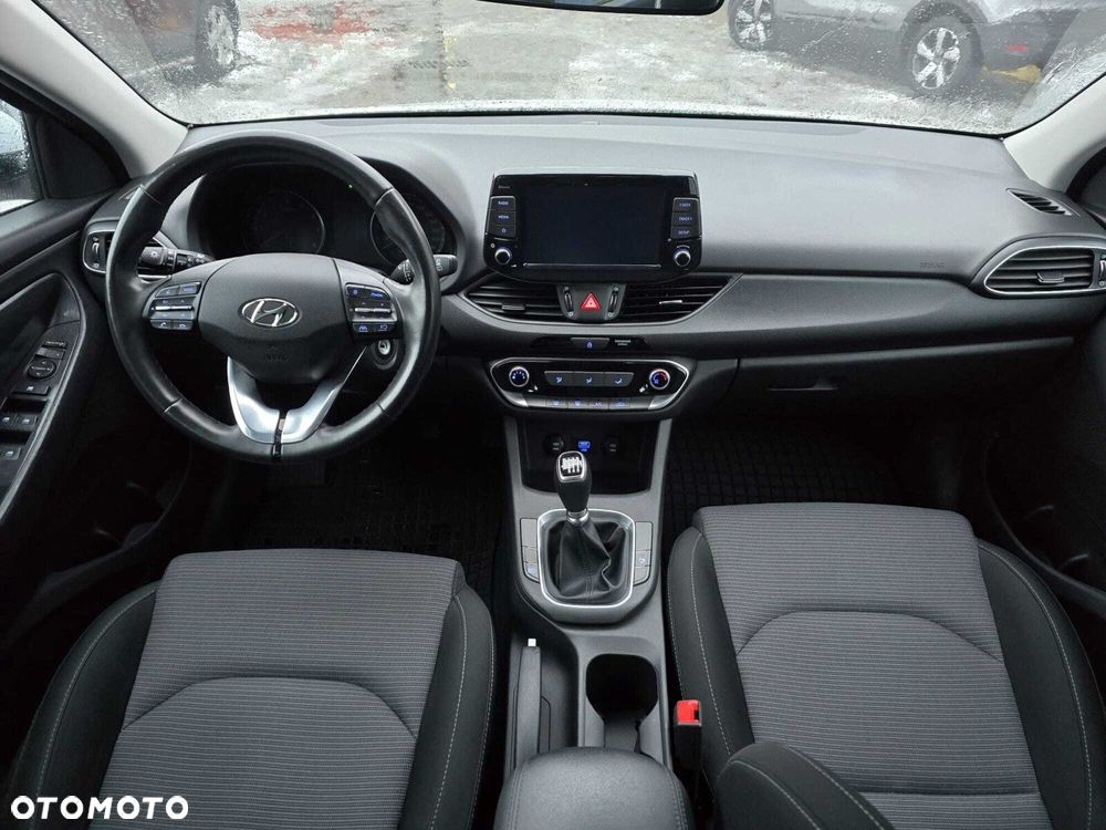 Hyundai i30 1.5 T-GDI 48V Smart - 11