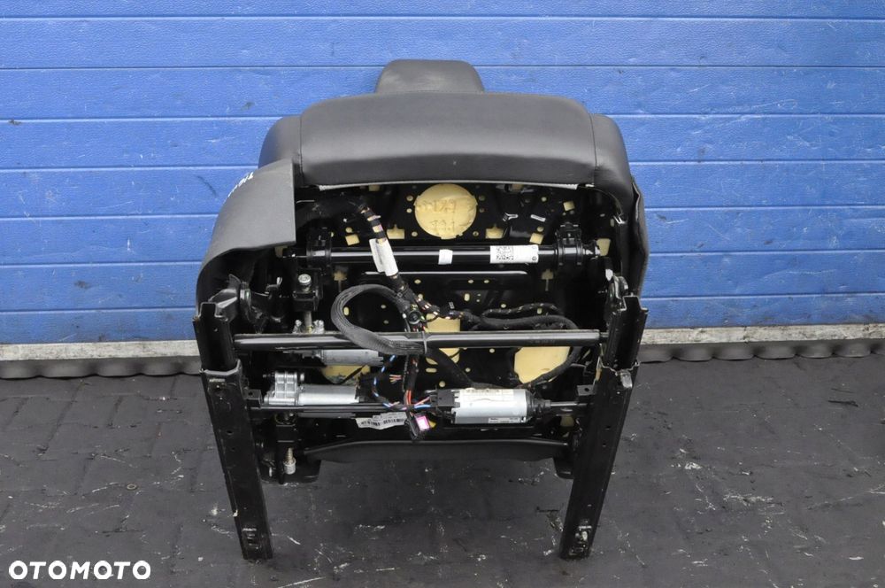 VOLKSWAGEN TIGUAN I FOTEL PASAŻERA SKÓRA - 9