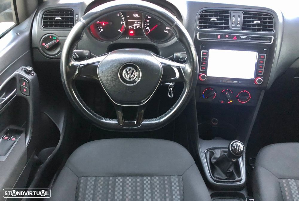 VW Polo 1.4 TDi BlueMotion - 24
