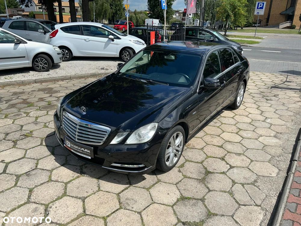 Mercedes-Benz Klasa E 200 CDI DPF BlueEFFICIENCY 7G-TRONIC Elegance - 37