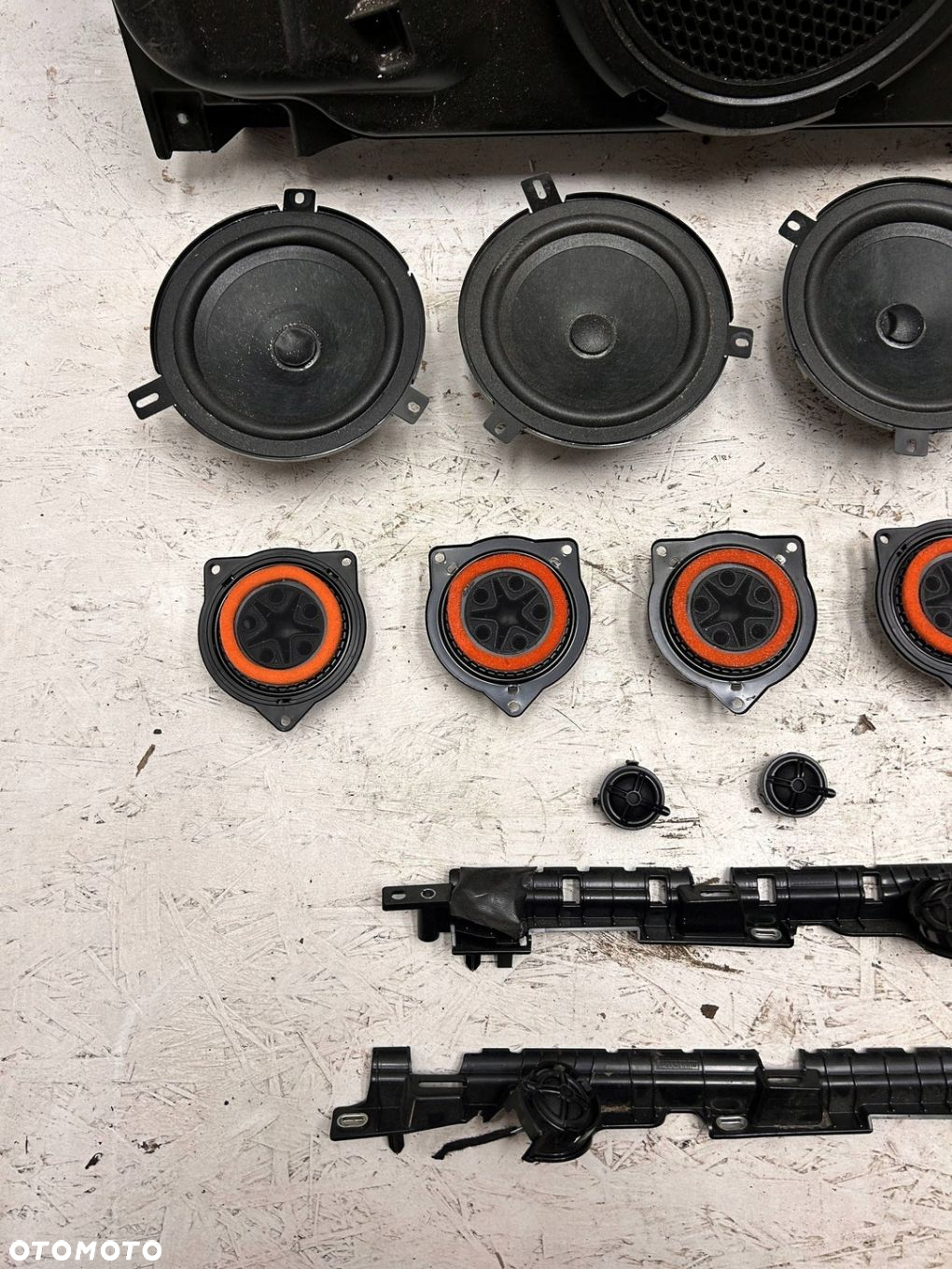 MASERATI LEVANTE GŁOŚNIKI SUBWOOFER HARMAN KARDON - 3