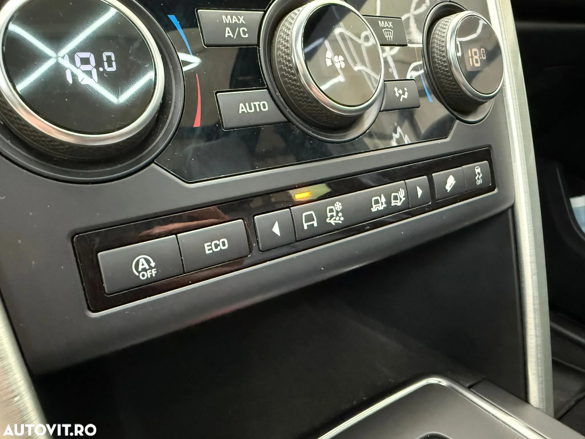 Land Rover Discovery Sport - 11