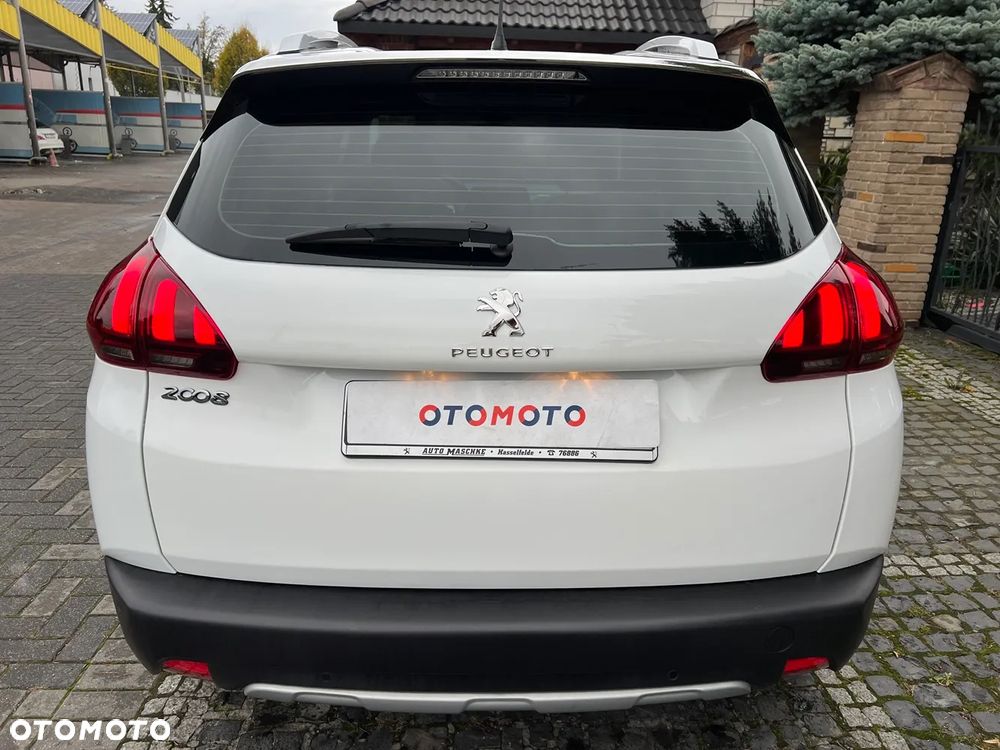 Peugeot 2008 - 8