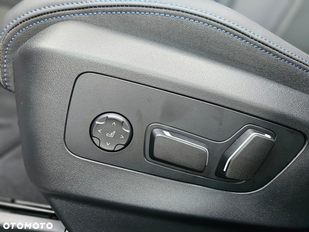 BMW Seria 5 520d xDrive mHEV - 24