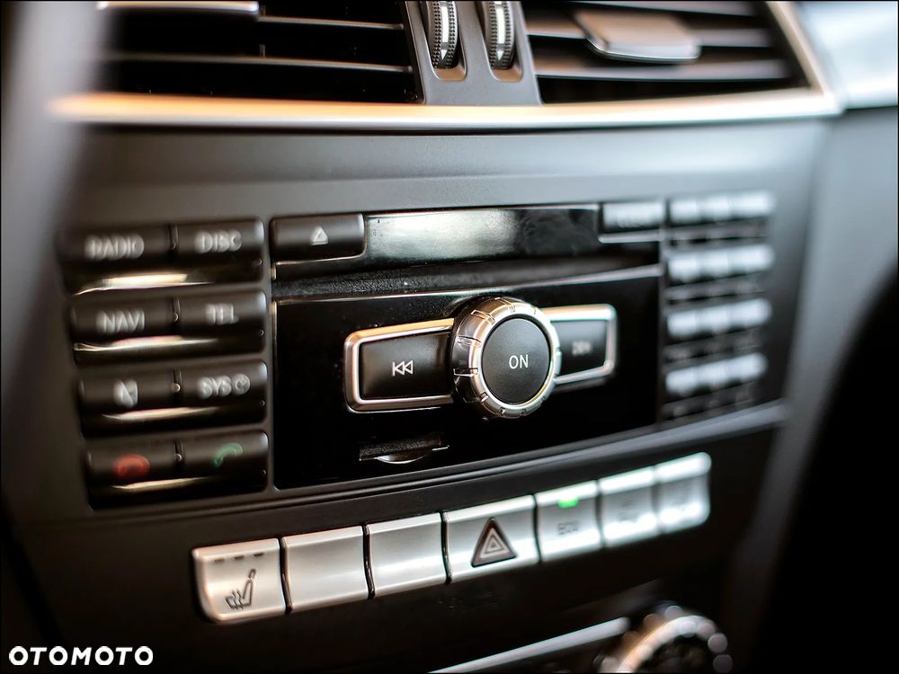 Mercedes-Benz Klasa C 180 (BlueEFFICIENCY) Elegance - 25