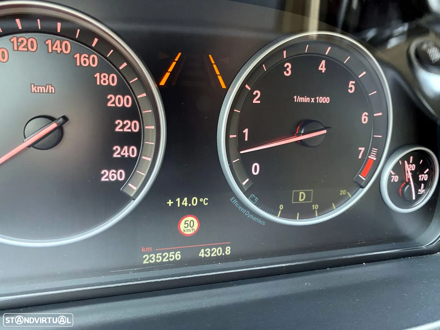BMW 535 i Exclusive Auto 177g - 11