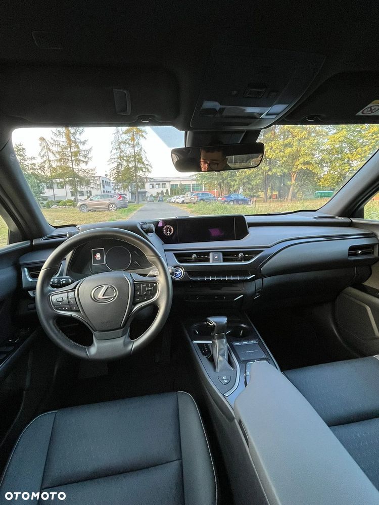 Lexus UX - 3
