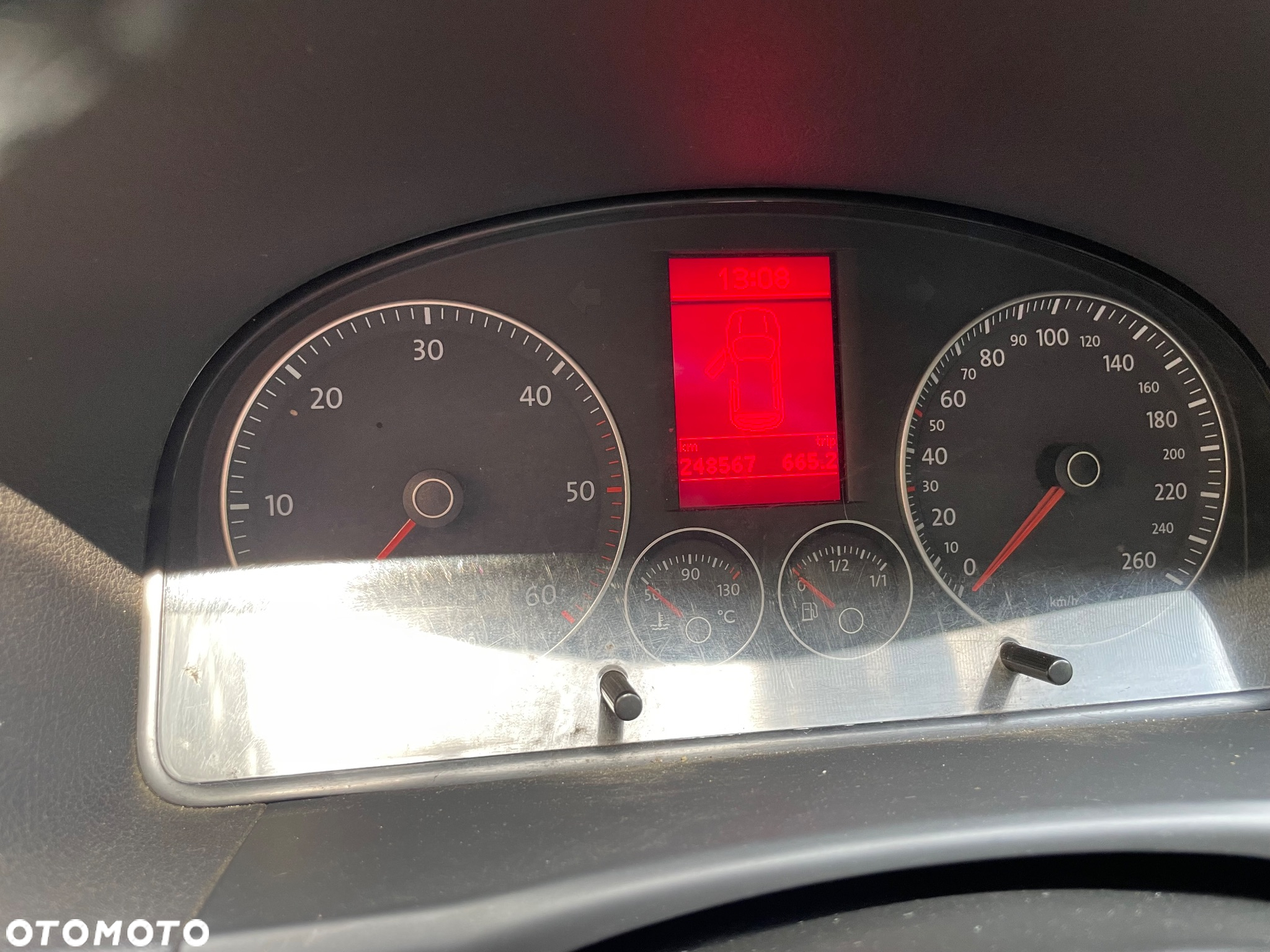 Volkswagen Touran 2.0 TDI Trendline DSG - 6