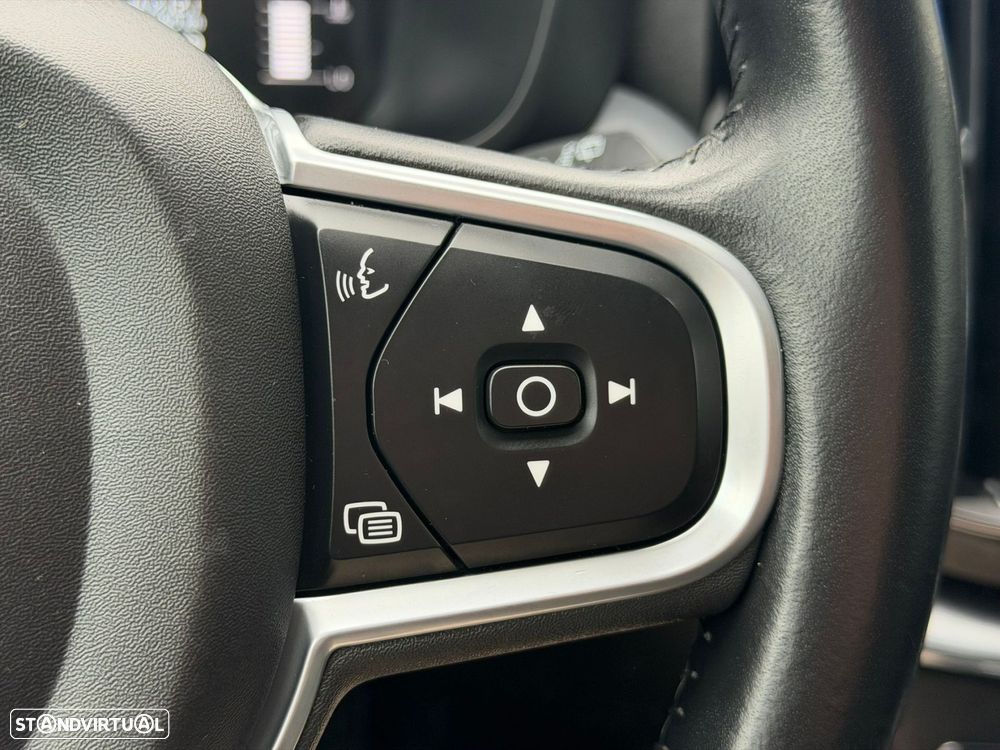 Volvo XC 60 2.0 D4 Momentum Geartronic - 29