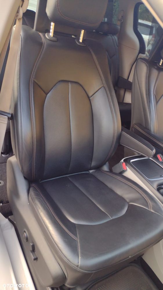 Chrysler Pacifica - 25