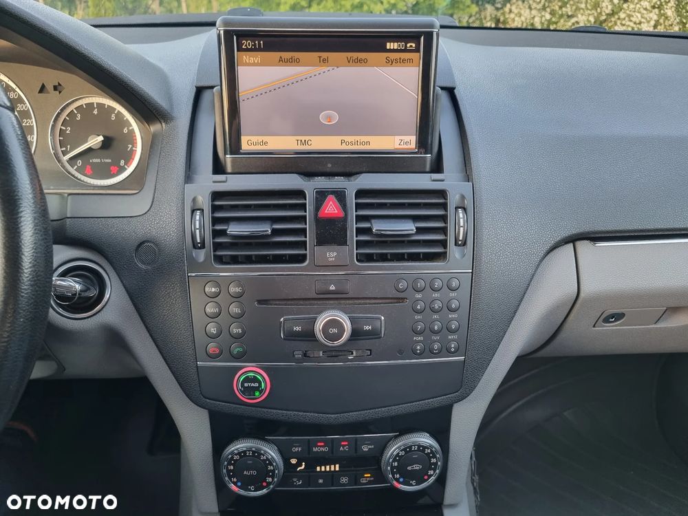Mercedes-Benz Klasa C 300 7G-TRONIC SPORT EDITION - 18