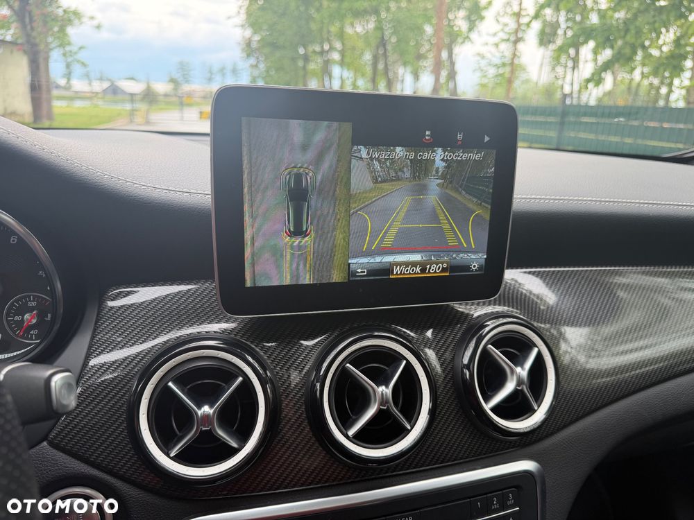 Mercedes-Benz GLA 200 7G-DCT AMG Line - 12