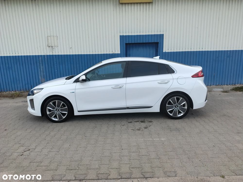 Hyundai IONIQ - 9
