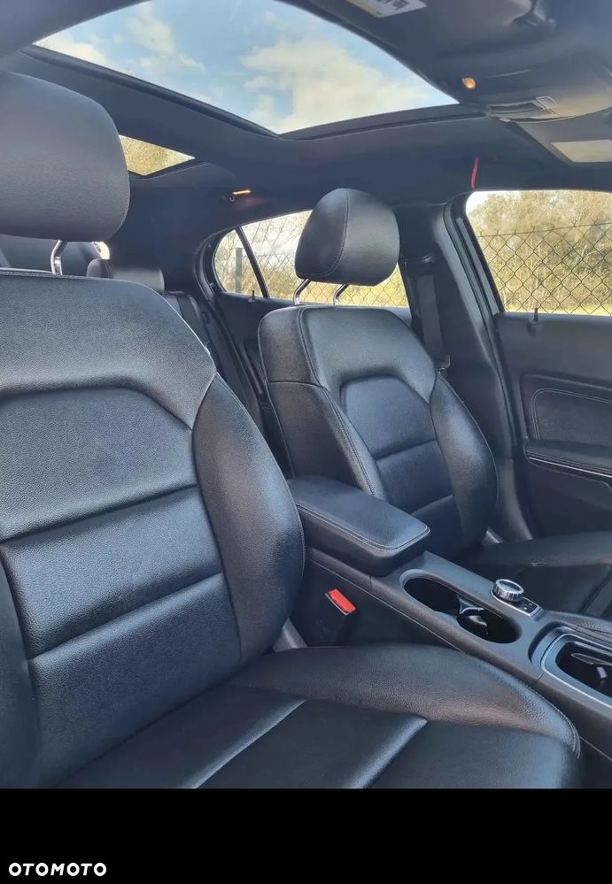 Mercedes-Benz GLA 250 4-Matic - 10