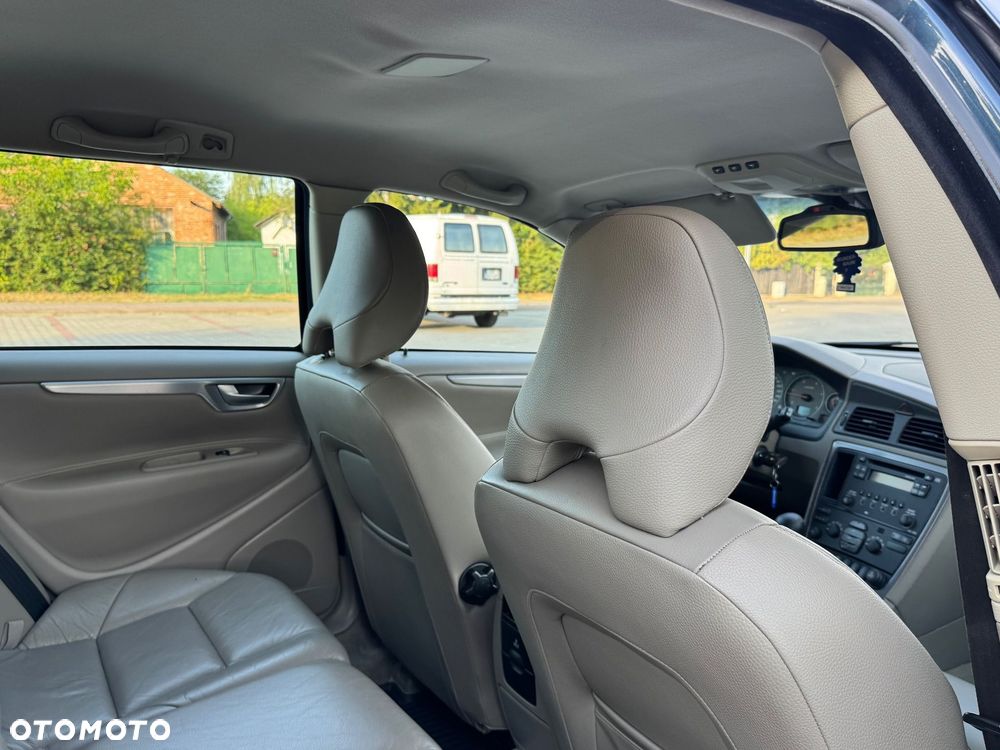 Volvo V70 D5 - 26