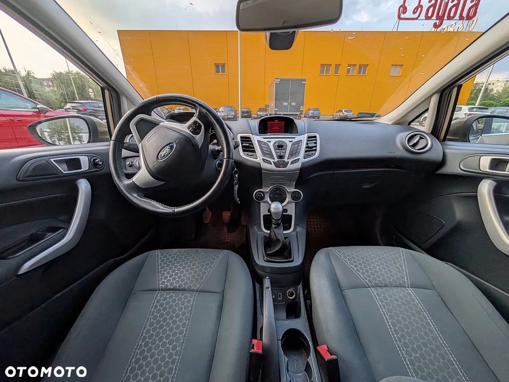 Ford Fiesta 1.25 Titanium - 10