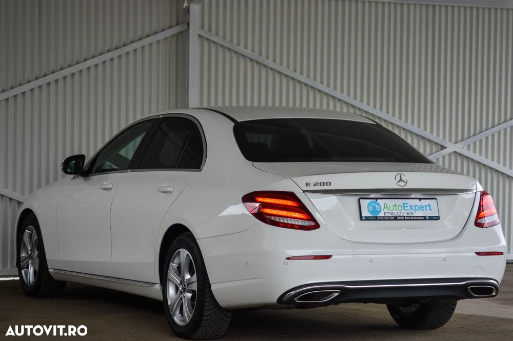 Mercedes-Benz E 200 4Matic 9G-TRONIC Avantgarde - 20