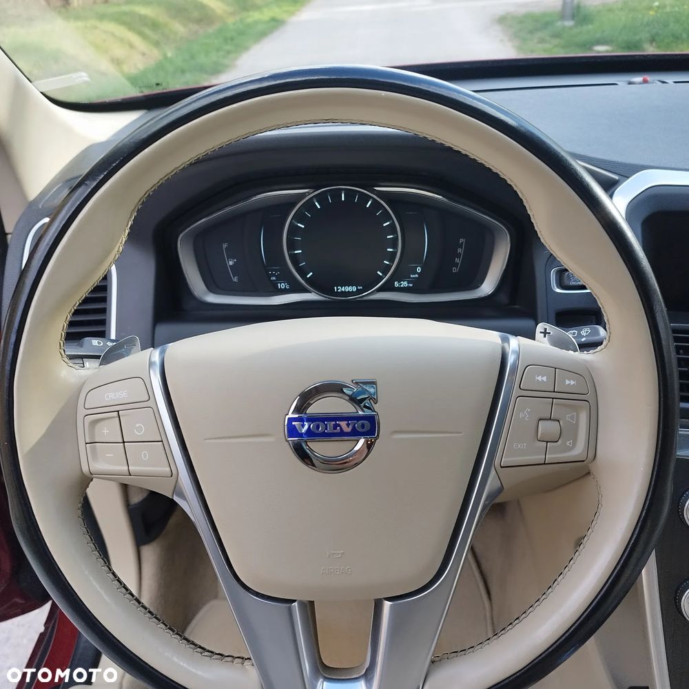 Volvo XC 60 T6 Drive-E Momentum - 11