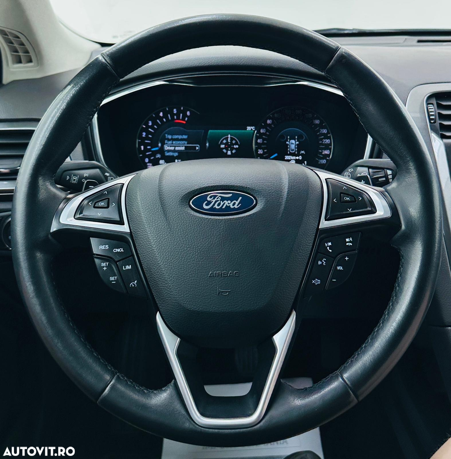 Ford Mondeo - 39