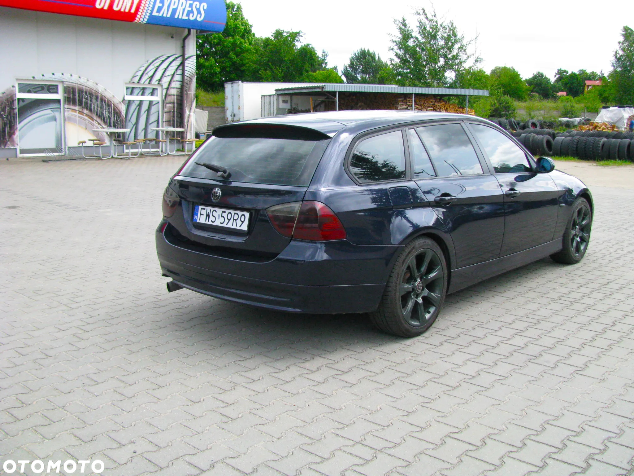 BMW Seria 3 320i Touring - 9