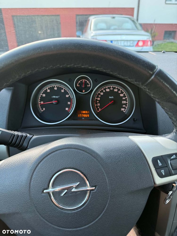 Opel Astra 1.8 NAVI - 19