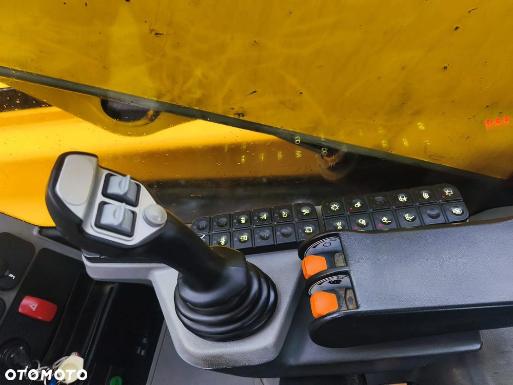 JCB 560-80 - 12
