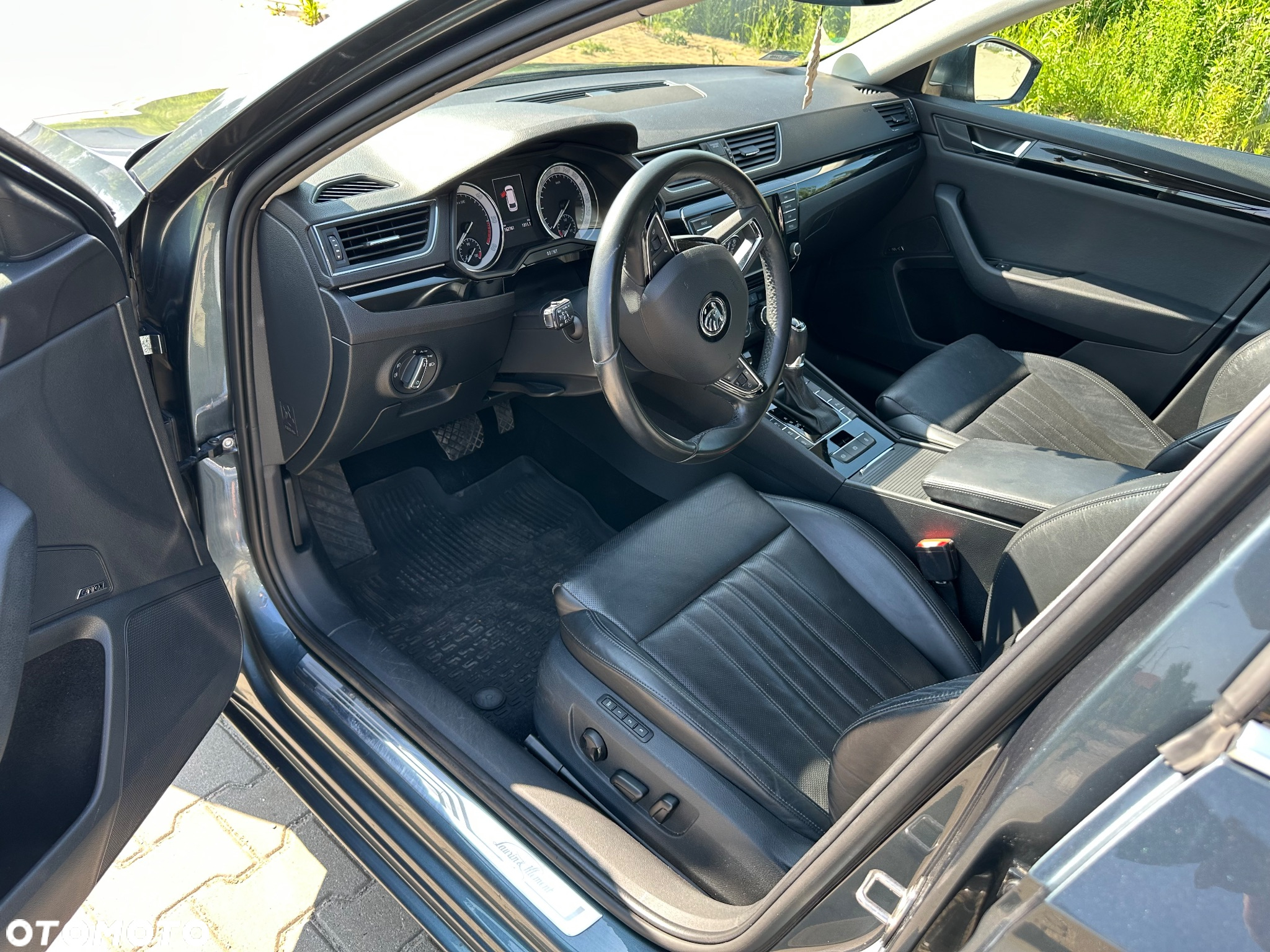 Skoda Superb 2.0 TDI 4x4 L&K DSG - 8