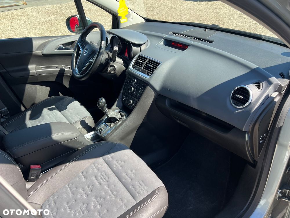Opel Meriva 1.4 T Cosmo S&S - 26