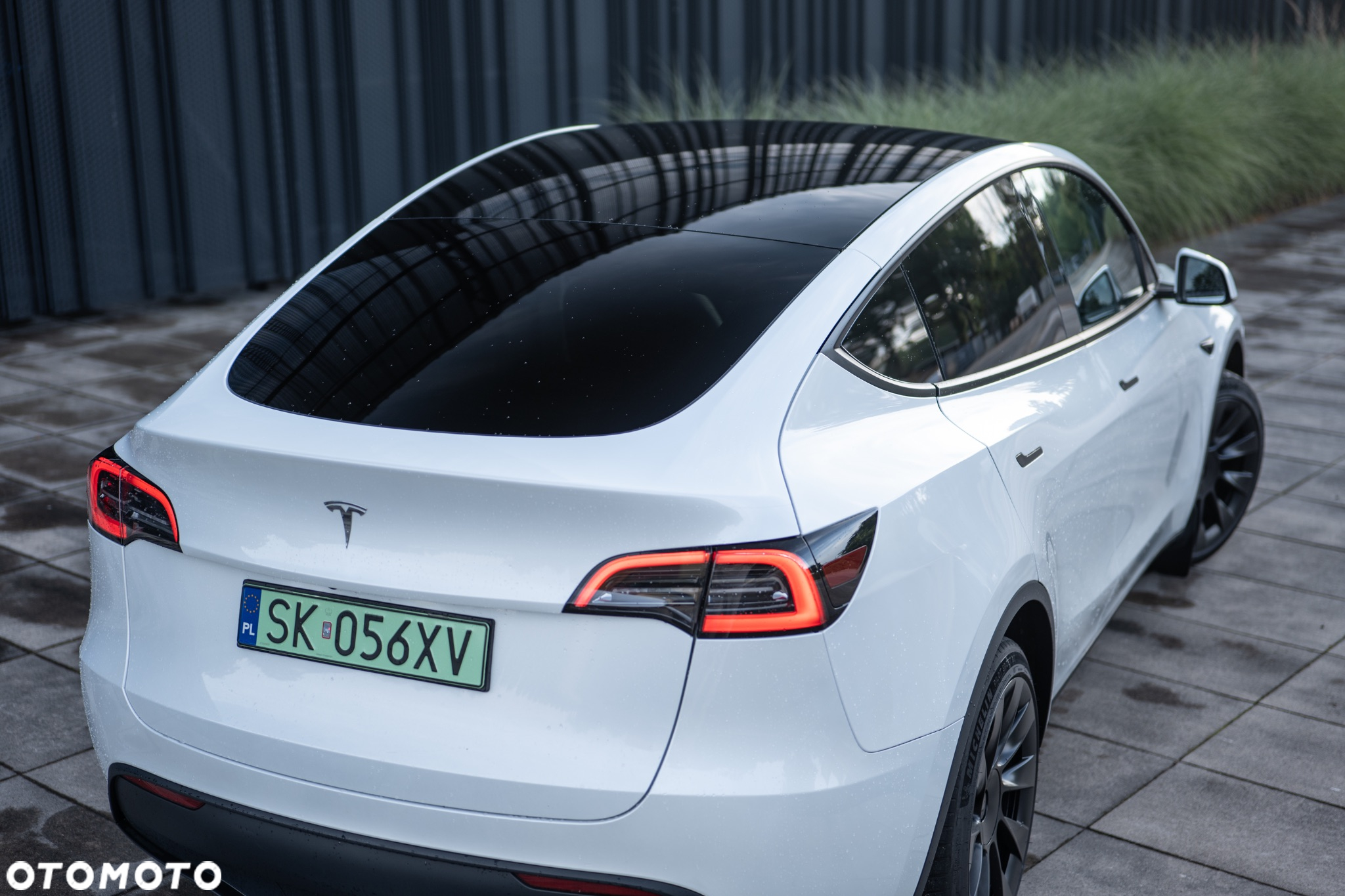 Tesla Y Long Range AWD - 10