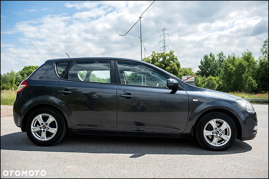 Kia Ceed - 5