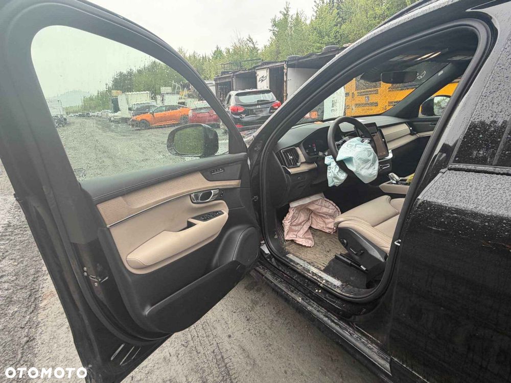 Volvo XC 90 - 22