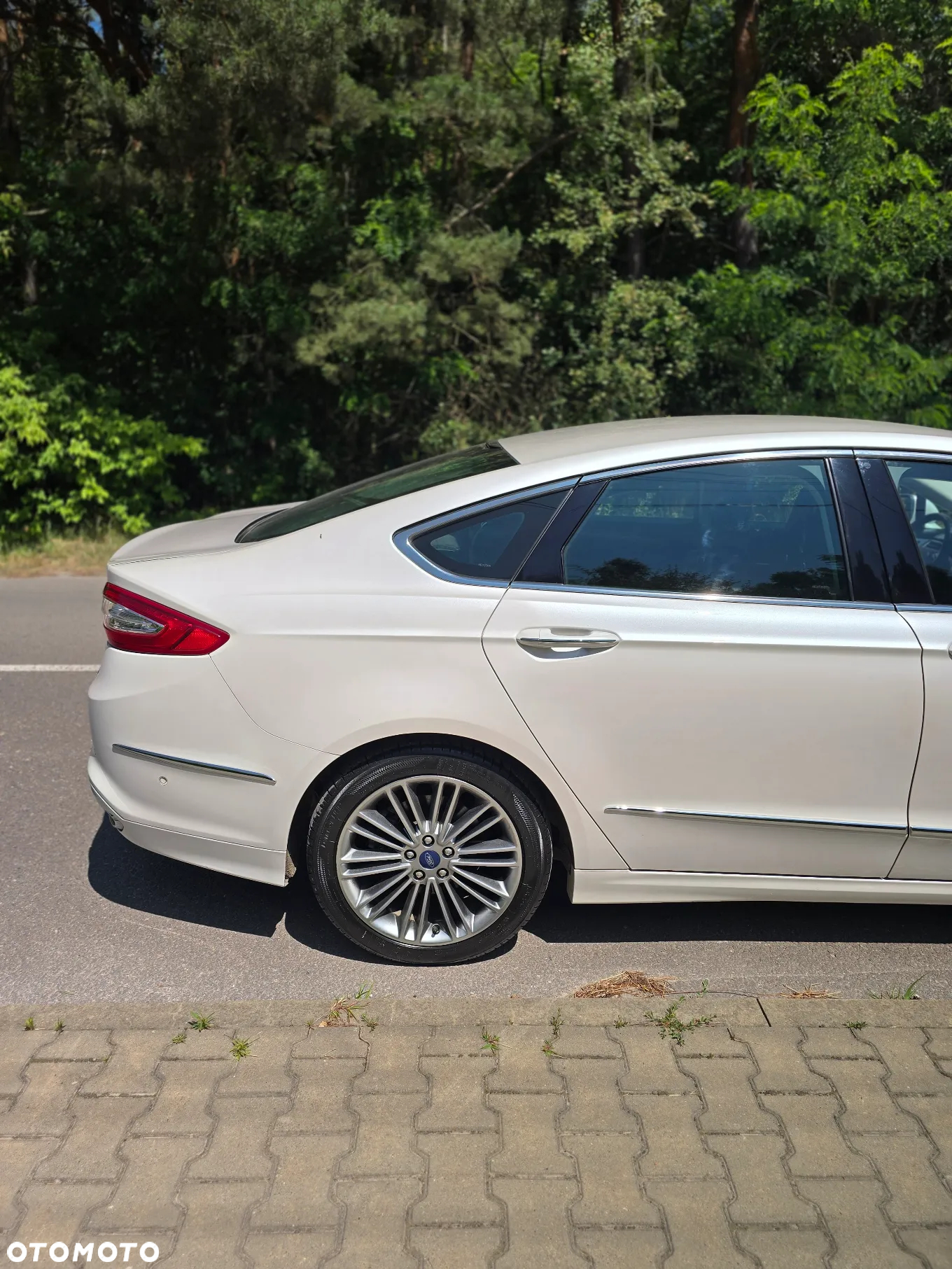 Ford Mondeo Vignale 2.0 Hybrid - 13