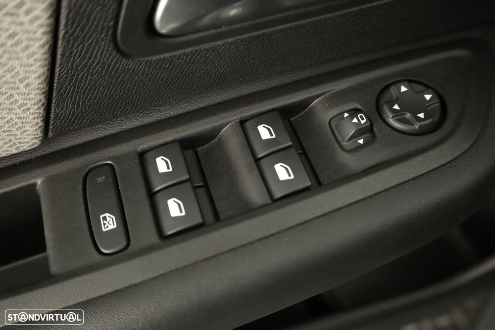 Citroën C4 1.2 PureTech Plus EAT8 - 18