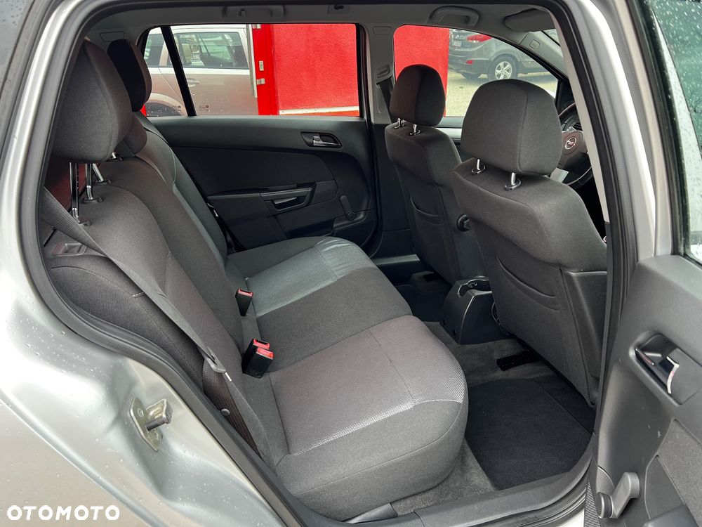 Opel Astra 1.6 Exklusiv - 22