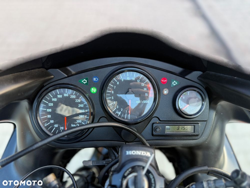 Honda CBR - 28
