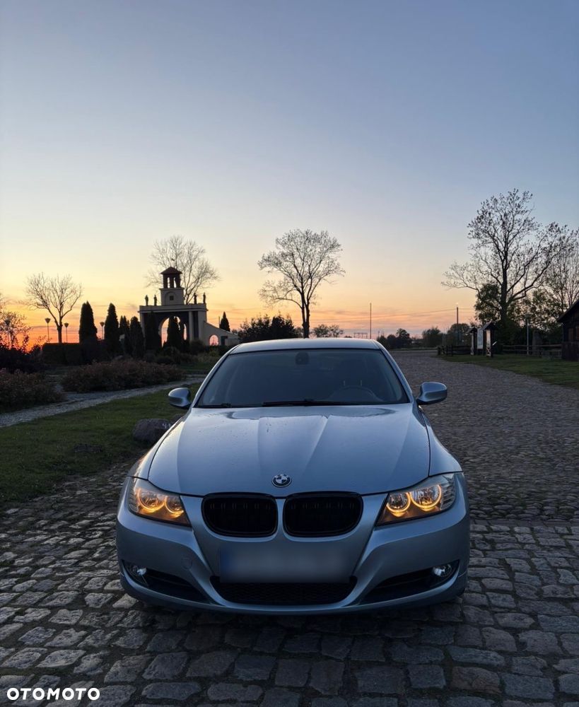 BMW Seria 3 318i - 1