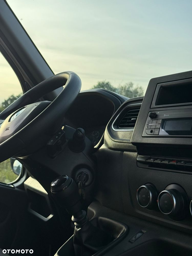 Renault Master III - 19