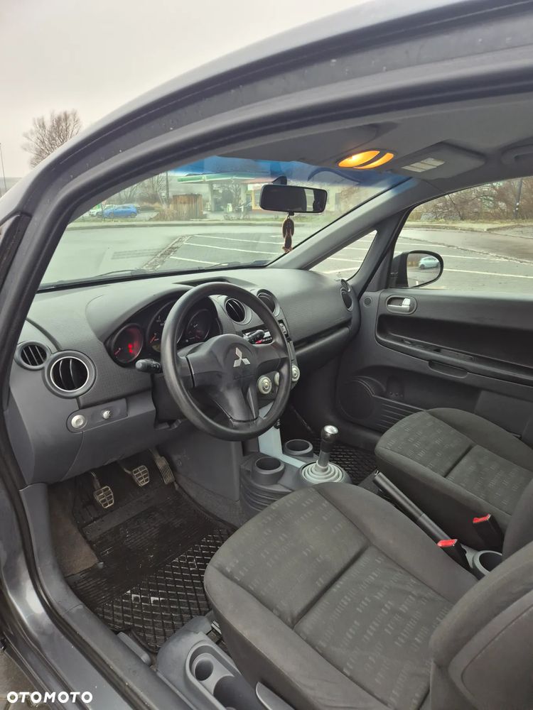 Mitsubishi Colt 1.3 Inform - 10