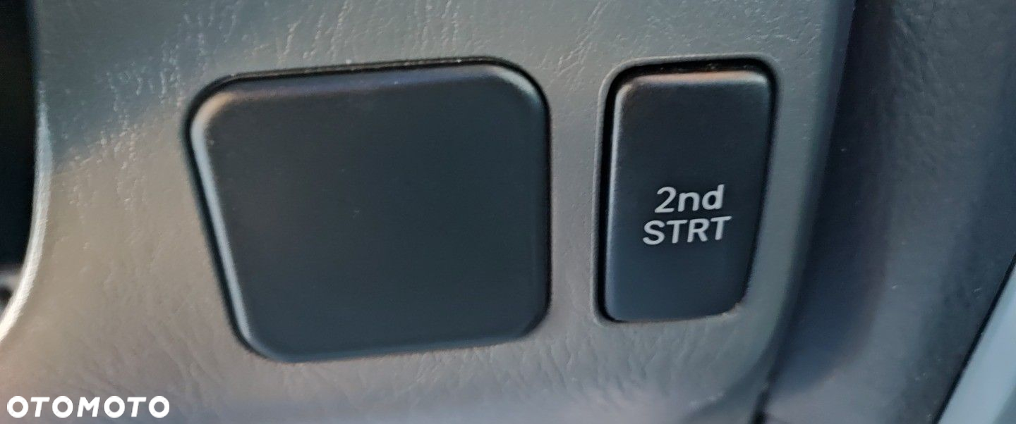 Toyota Land Cruiser - 21