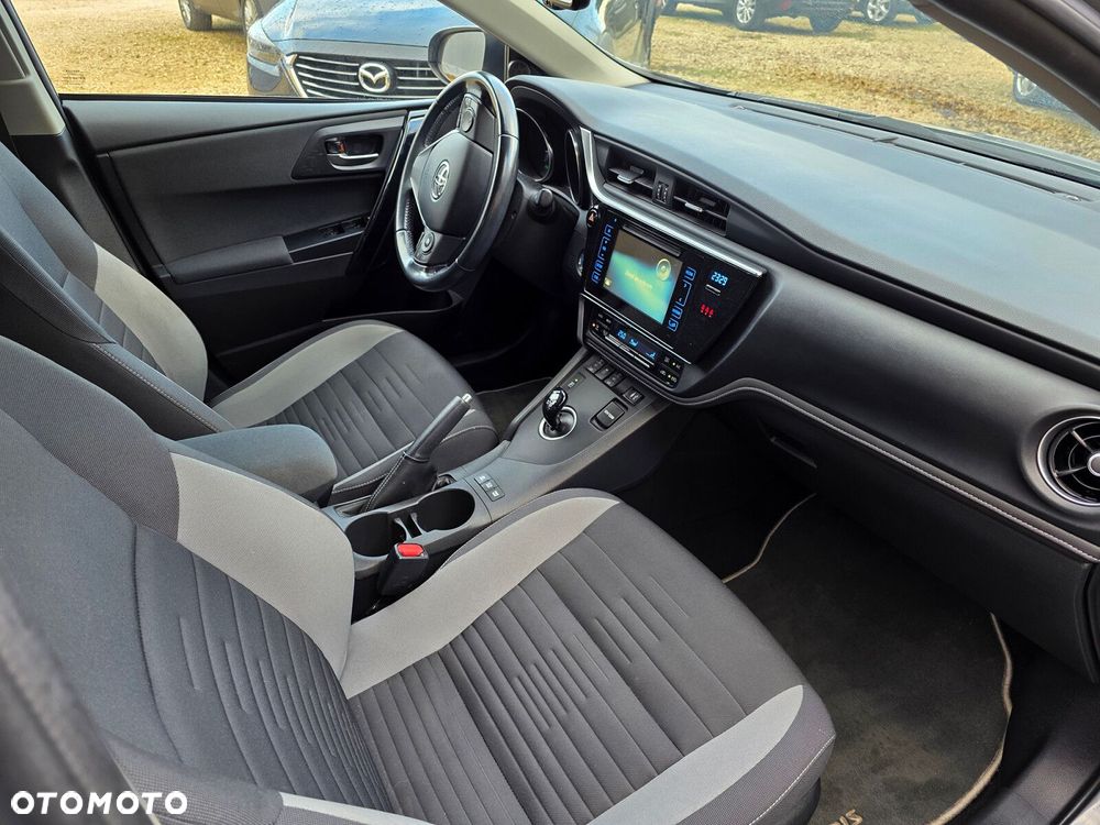 Toyota Auris - 12