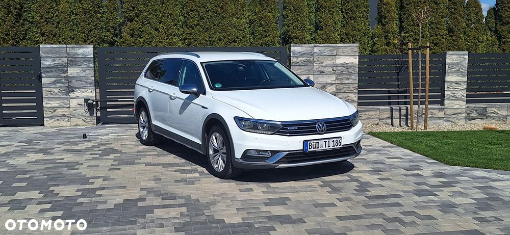 Volkswagen Passat 2.0 TDI SCR DSG 4Motion Elegance - 3